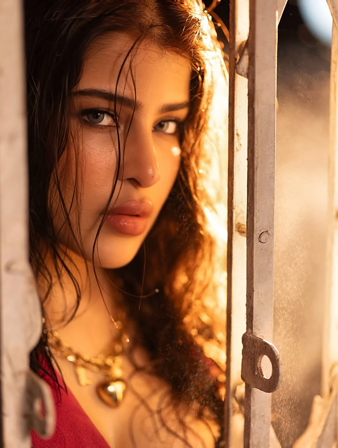 Edin Rose Sizzling Photos