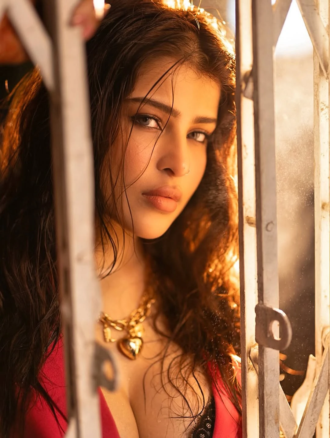Edin Rose Sizzling Photos