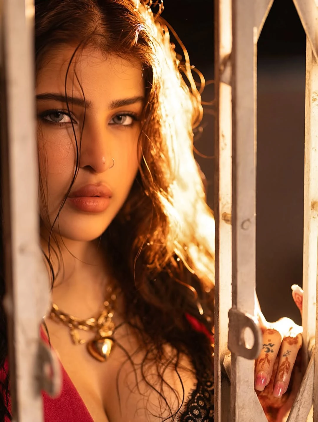 Edin Rose Sizzling Photos