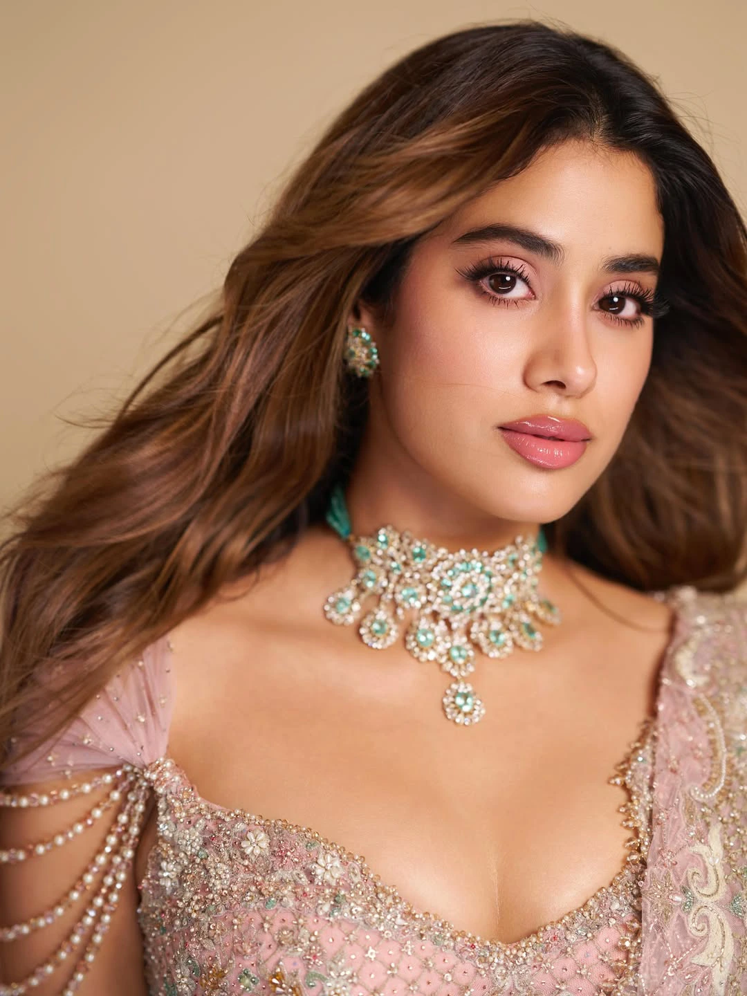 Janhvi Kapoor Shines with Her Beauty