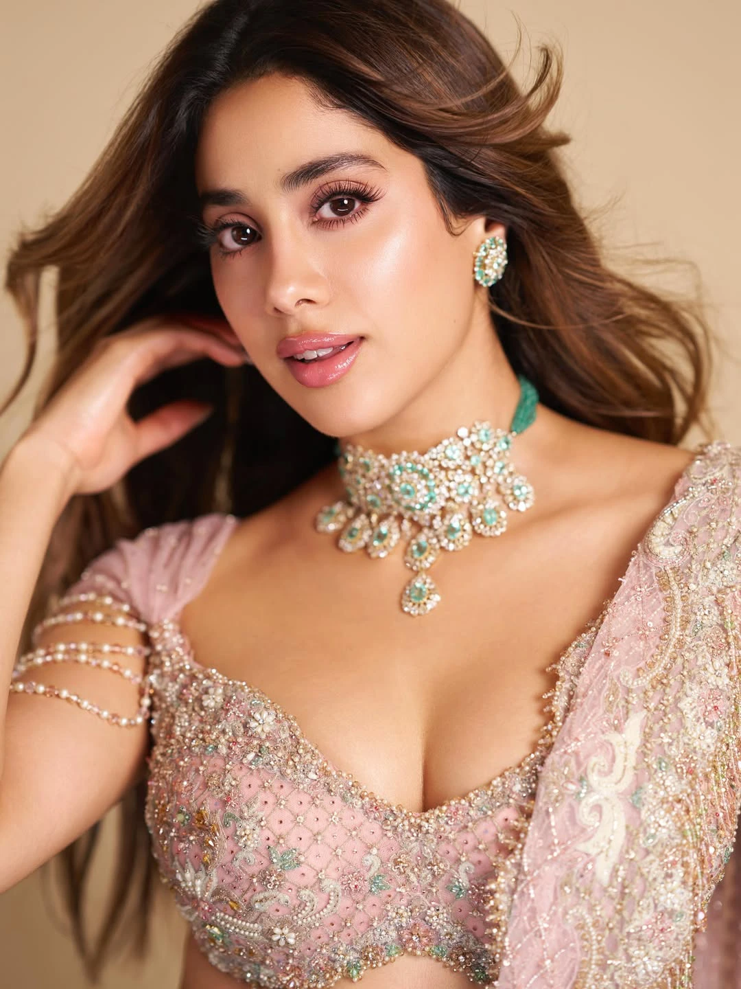 Janhvi Kapoor Shines with Her Beauty
