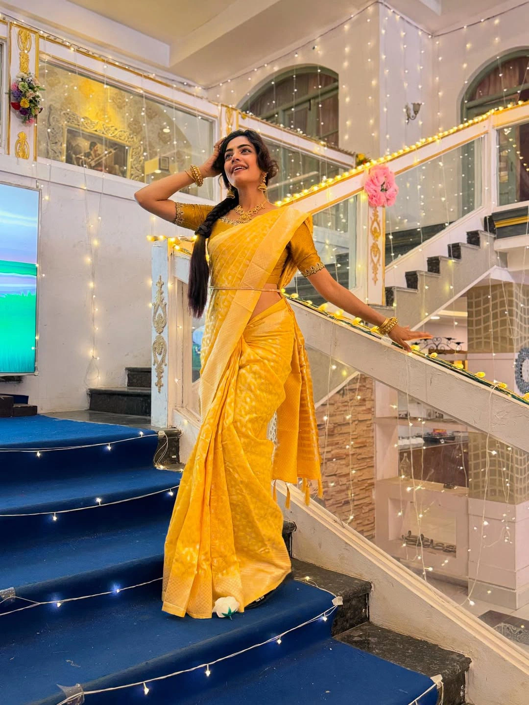 Dhee Fame Anala Susmitha Cute Photos in Saree