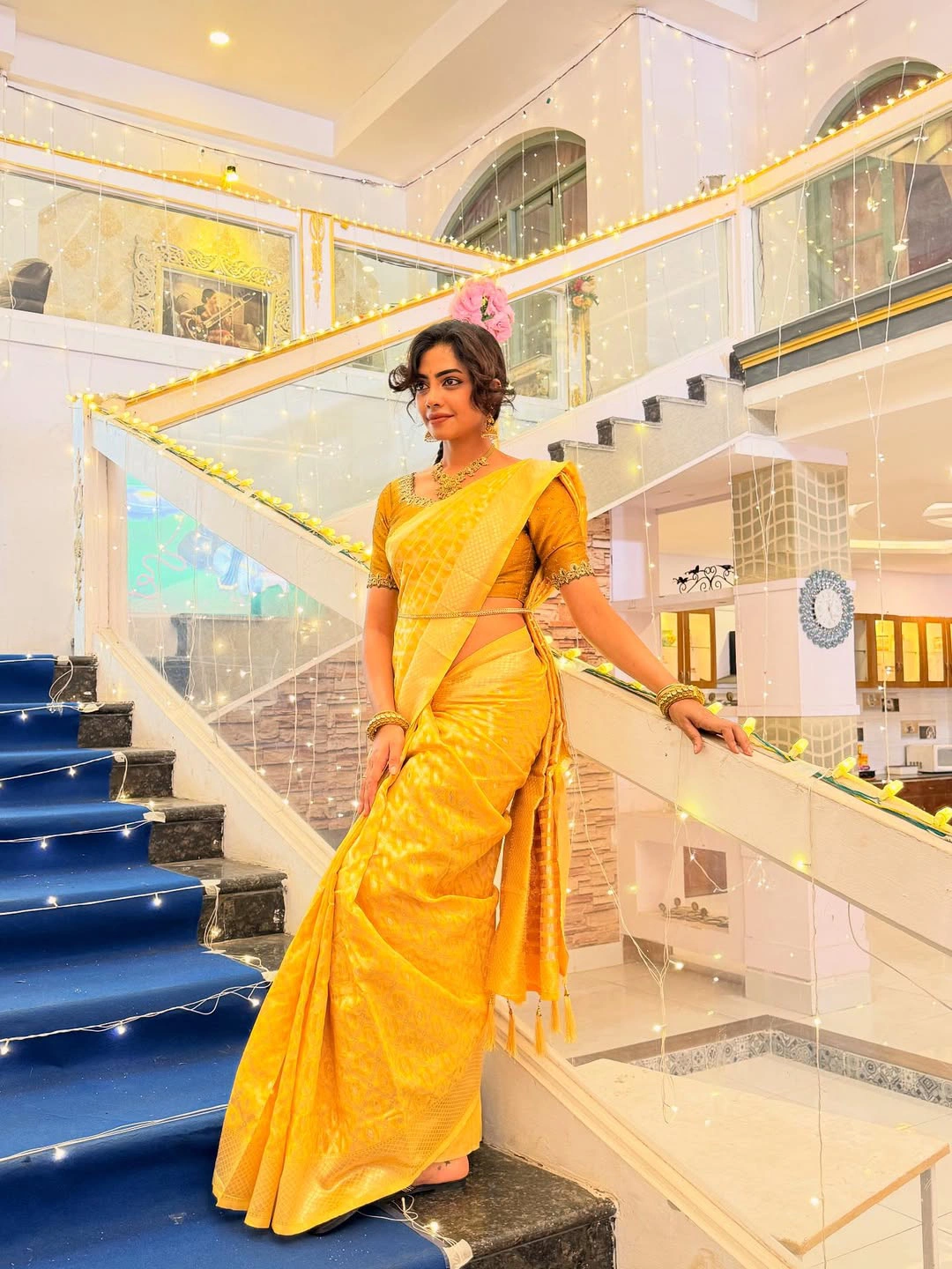 Dhee Fame Anala Susmitha Cute Photos in Saree