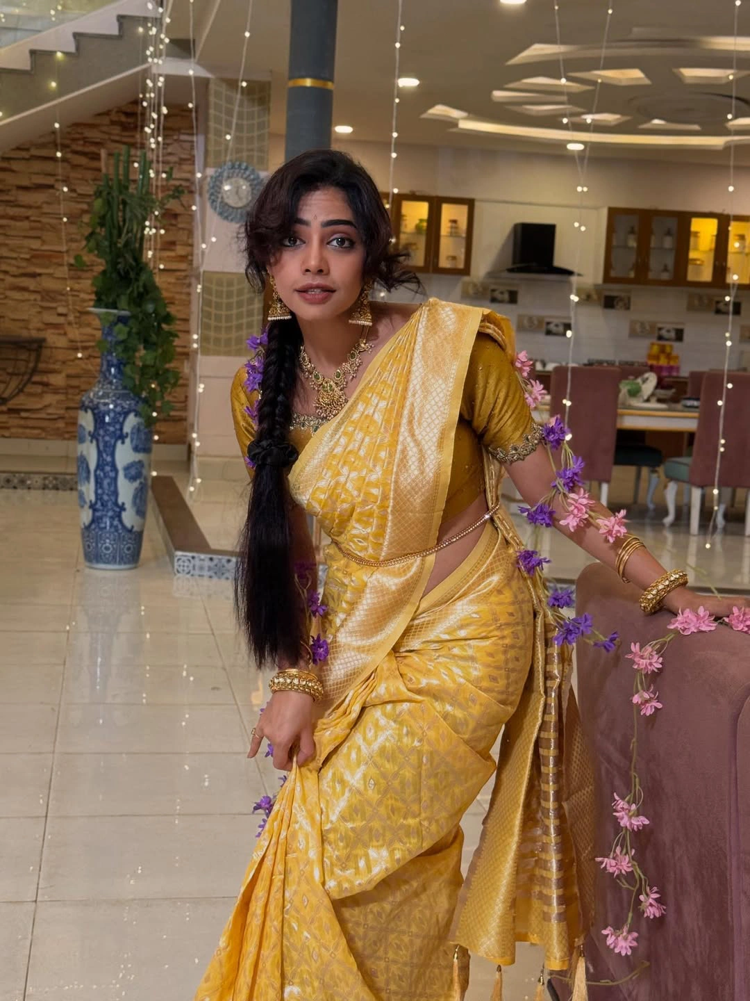 Dhee Fame Anala Susmitha Cute Photos in Saree