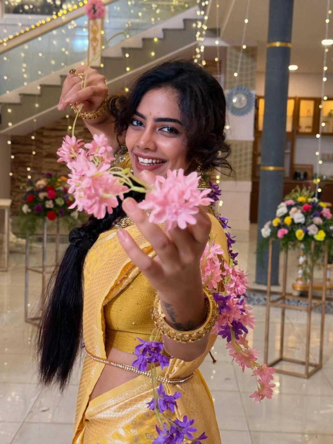 Dhee Fame Anala Susmitha Cute Photos in Saree