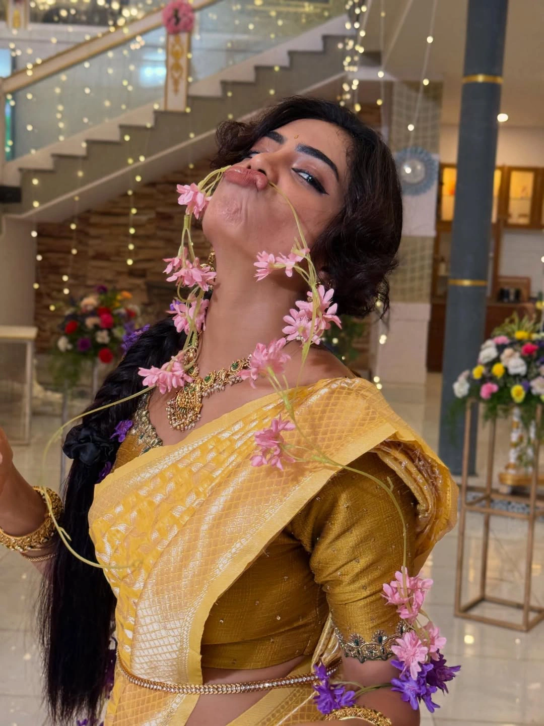 Dhee Fame Anala Susmitha Cute Photos in Saree