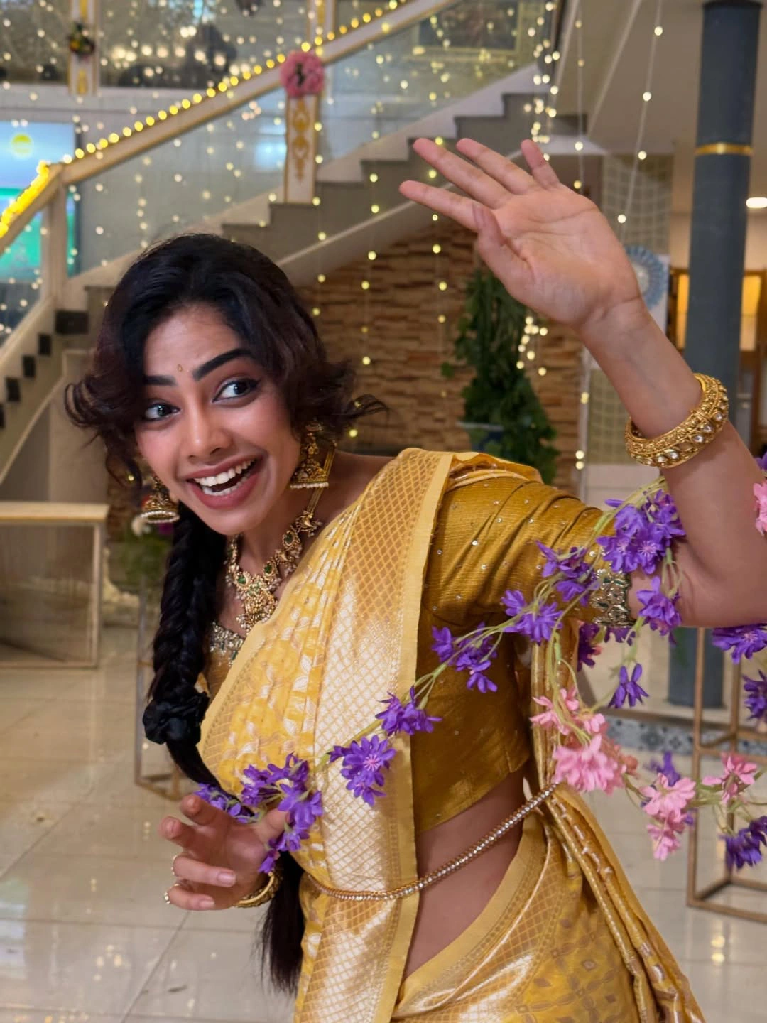 Dhee Fame Anala Susmitha Cute Photos in Saree