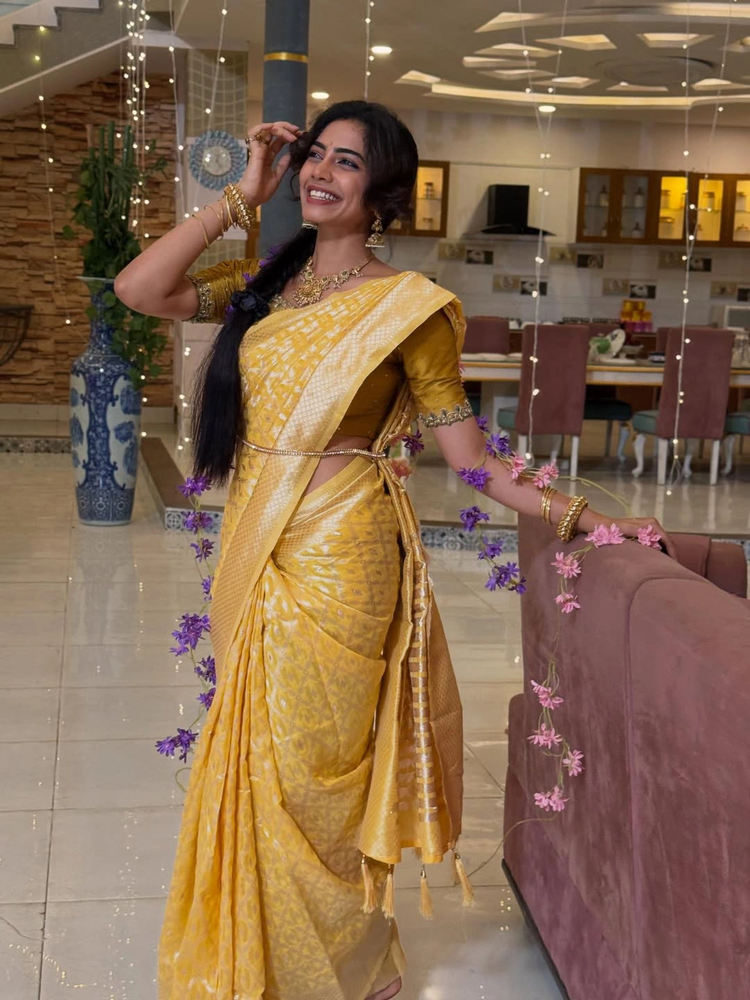 Dhee Fame Anala Susmitha Cute Photos in Saree