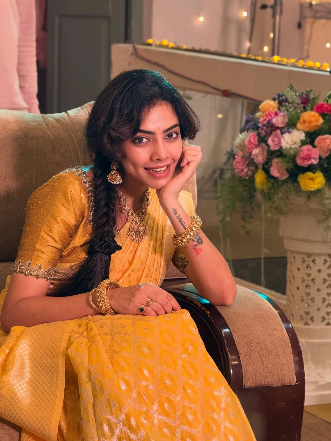Dhee Fame Anala Susmitha Cute Photos in Saree