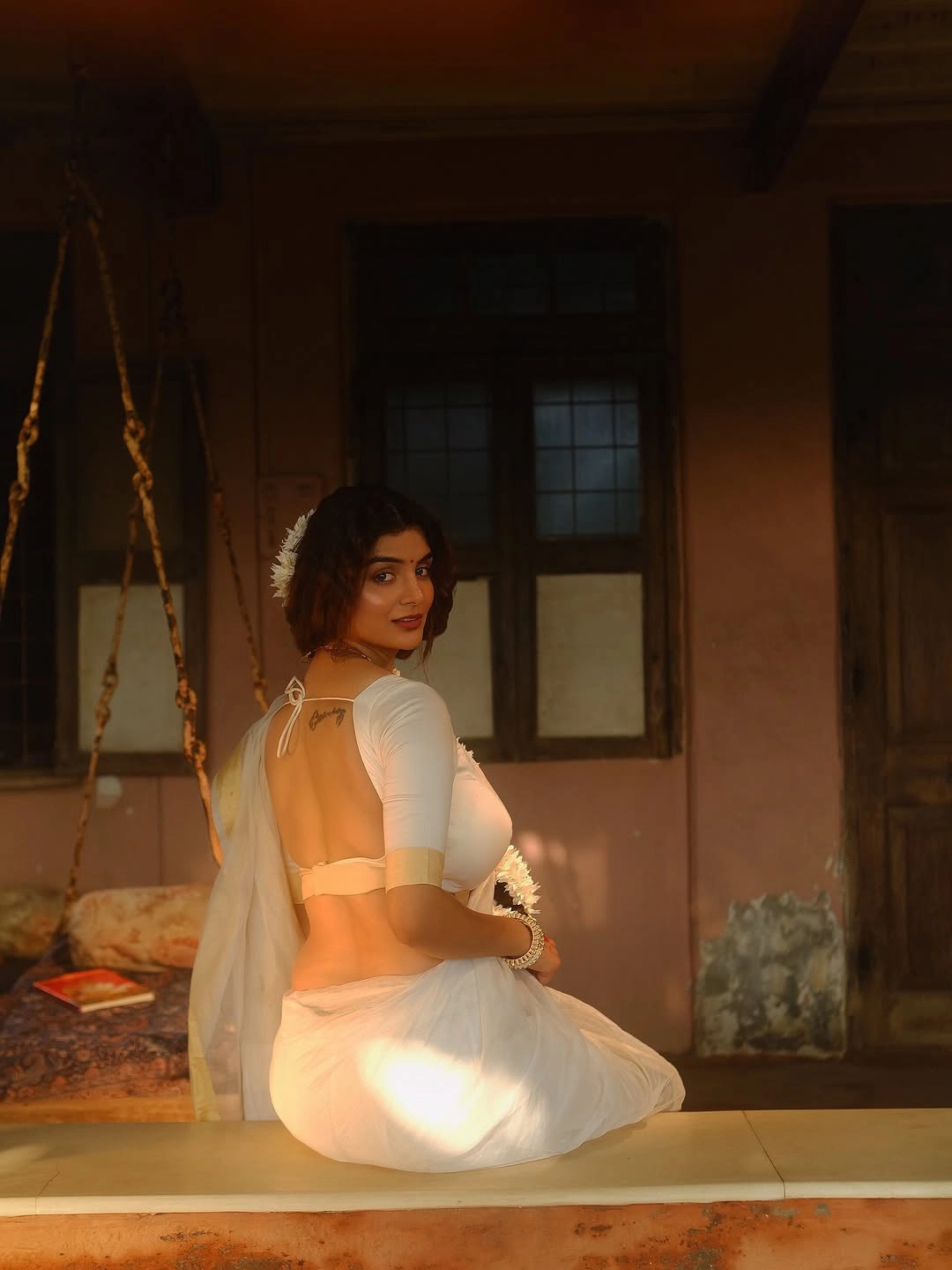 Anveshi Jain Stunning Looks in Saree