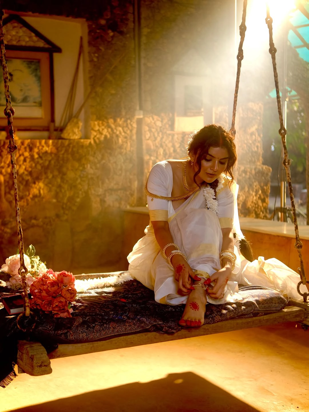 Anveshi Jain Stunning Looks in Saree