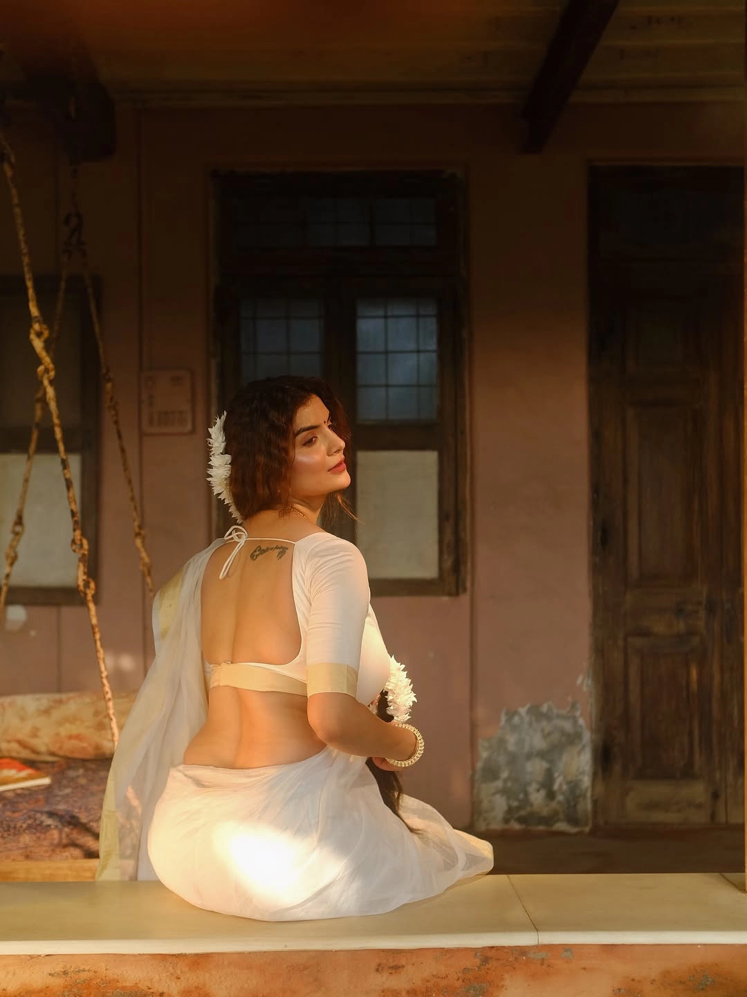 Anveshi Jain Stunning Looks in Saree