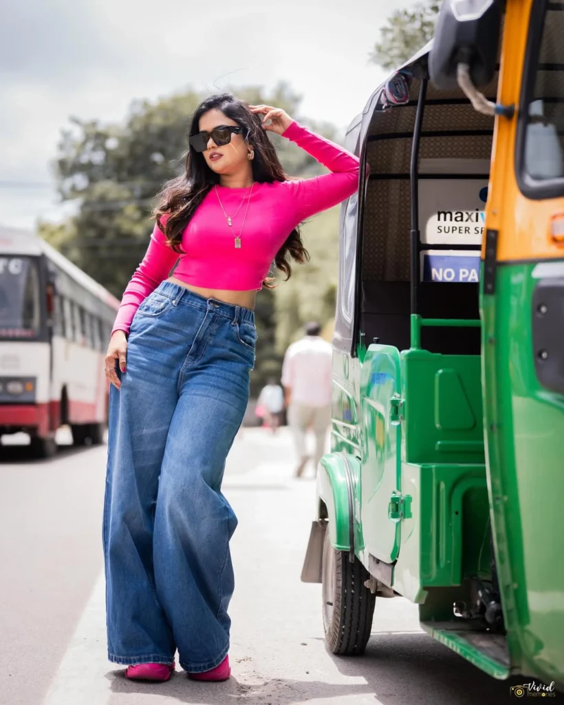 Ariyana Glory Stylish Looks on Roads