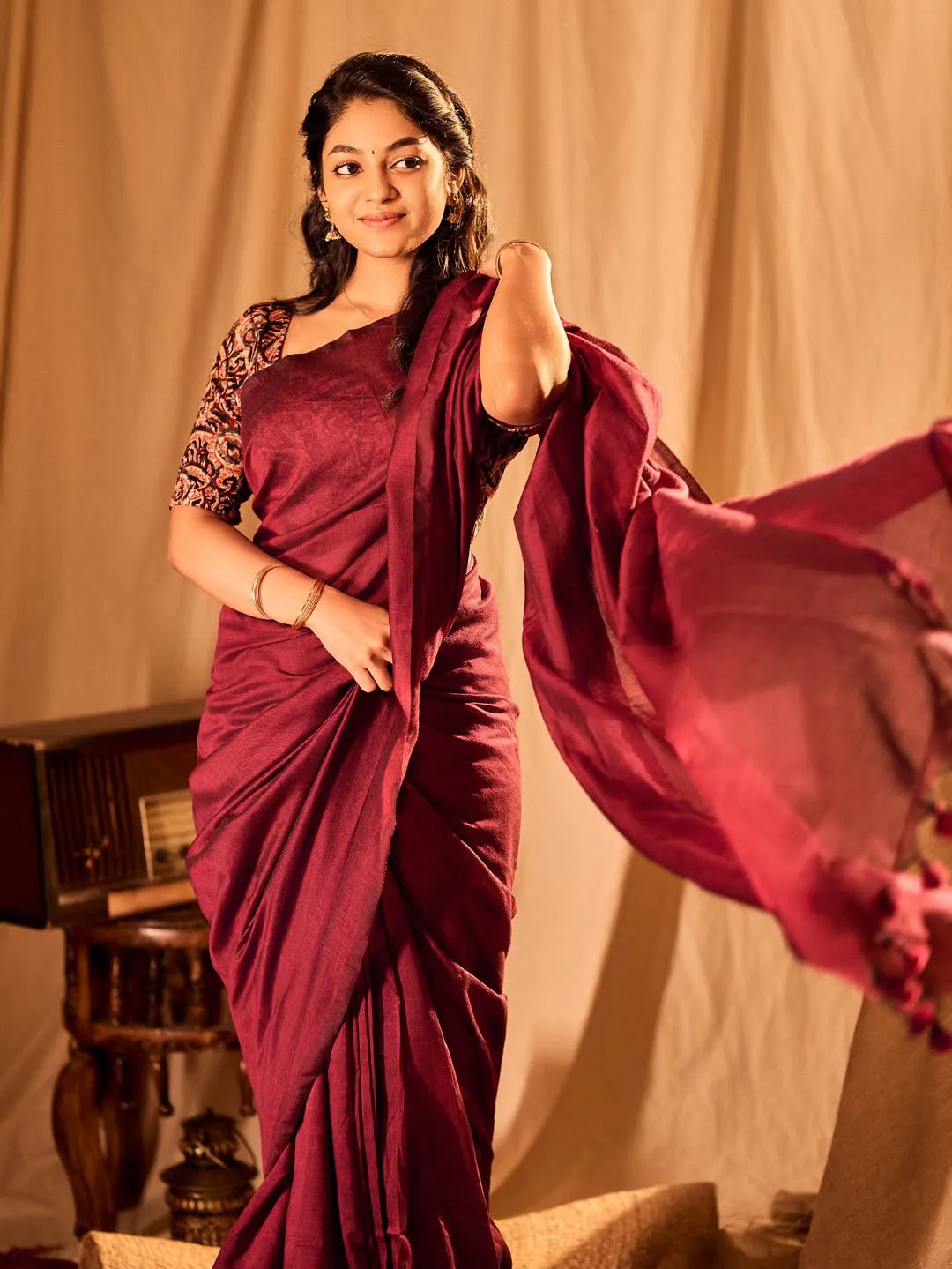 Single Movie Fame Actress Ivana Simple Look in Saree