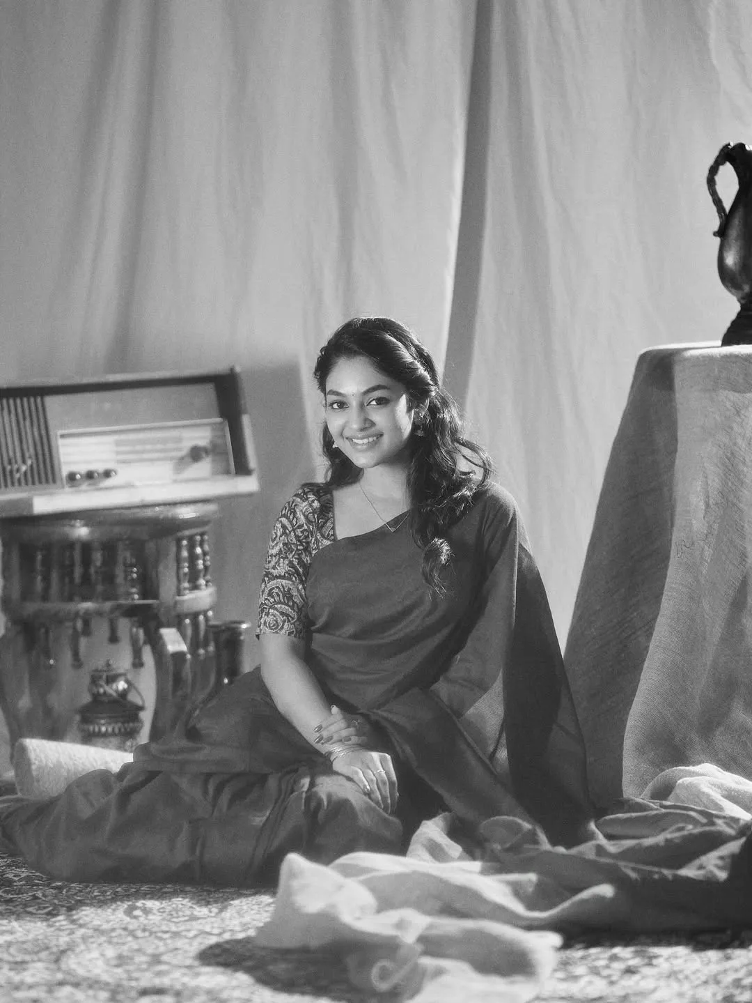 Single Movie Fame Actress Ivana Simple Look in Saree
