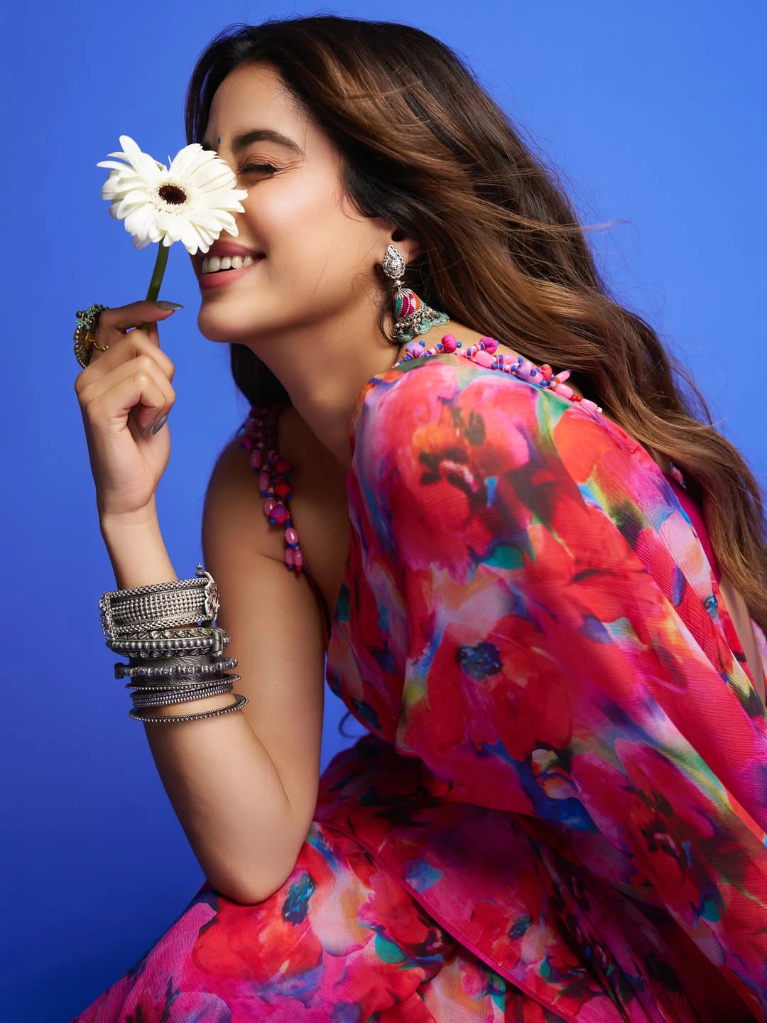 Janhvi Kapoor Cute Smiles in Saree