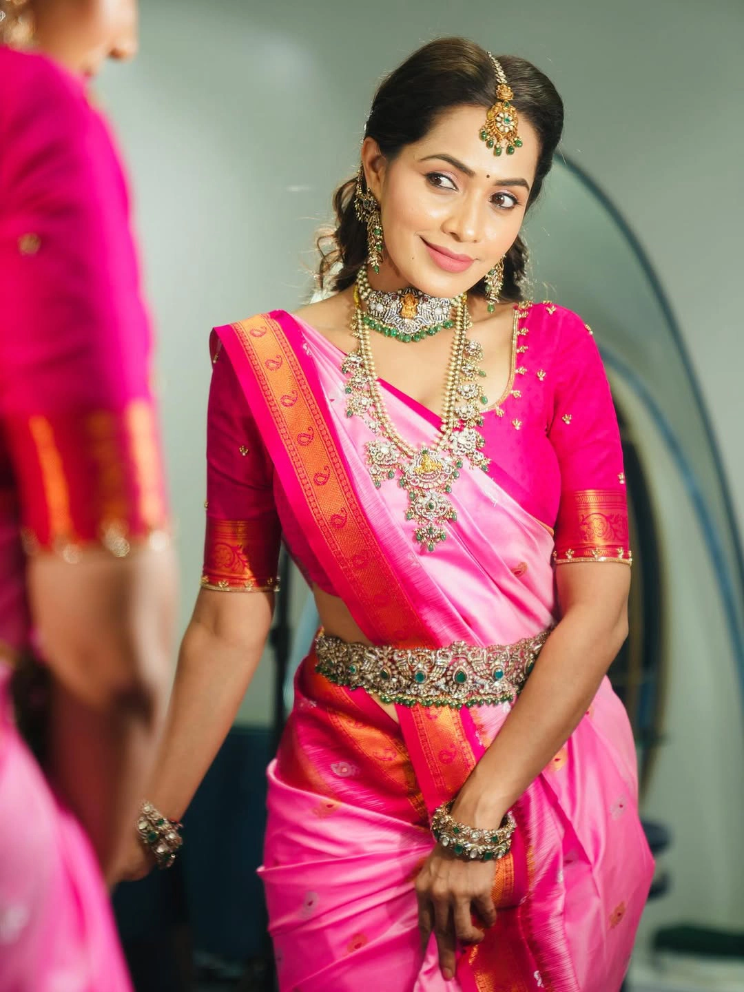 Shobha Shetty Shines in Saree and Ornaments