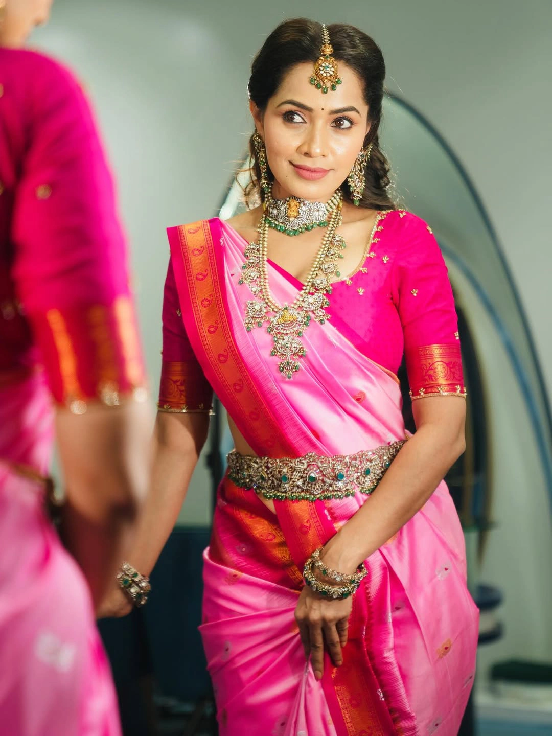 Shobha Shetty Shines in Saree and Ornaments