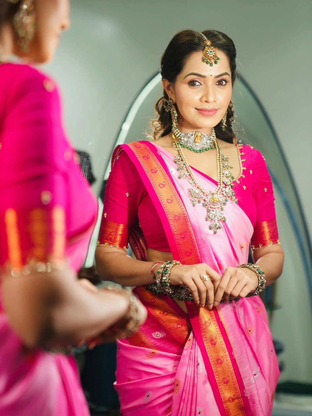 Shobha Shetty Shines in Saree and Ornaments