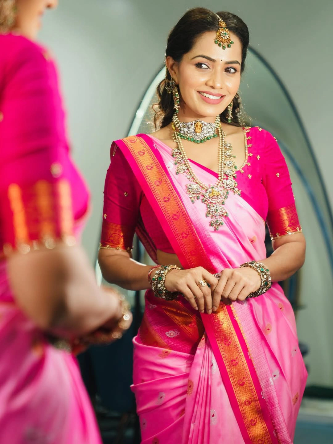 Shobha Shetty Shines in Saree and Ornaments