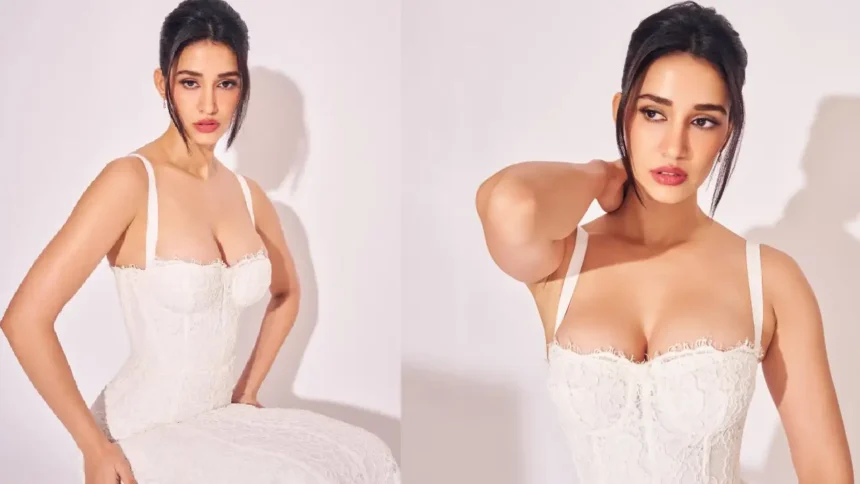 Bollywood heroine Dishapatani Latest And Beautiful Photos