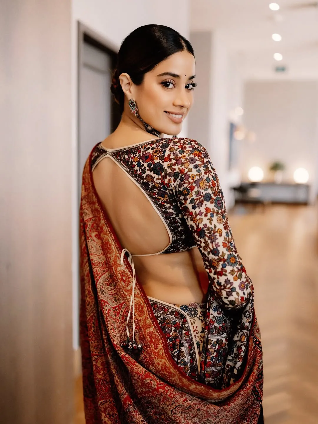 Janhvi Kapoor Sizzling Looks from an Event