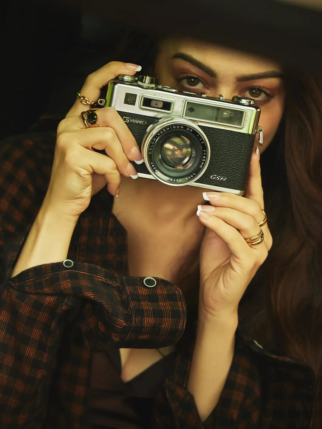 Sandipa Dharr Super Clicks in Car