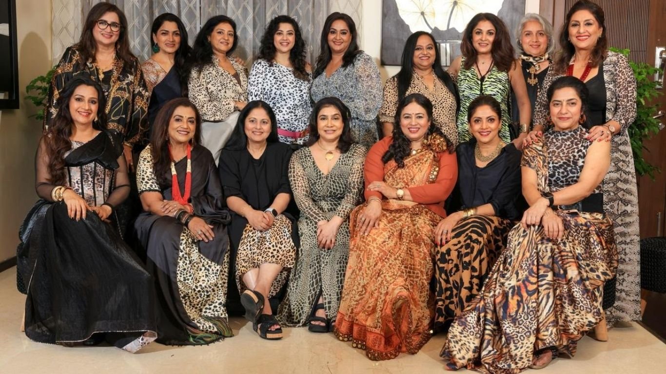 The 80s Stars Reunion A Gathering of Friendship and Solidarity2