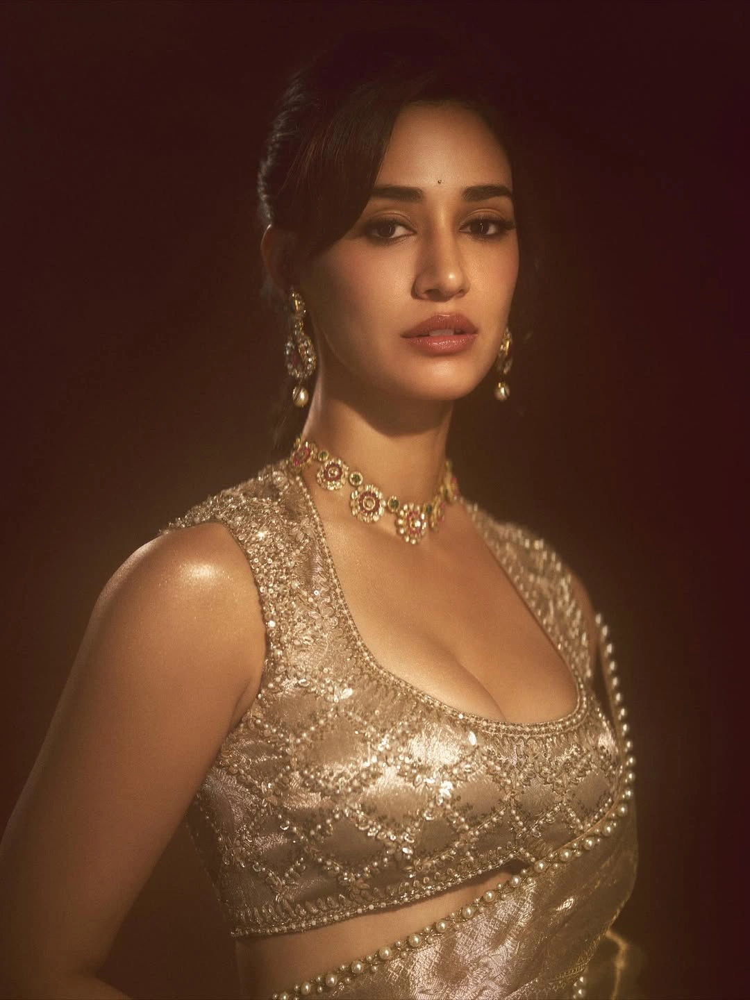disha patani Shows her Beauty in Saree