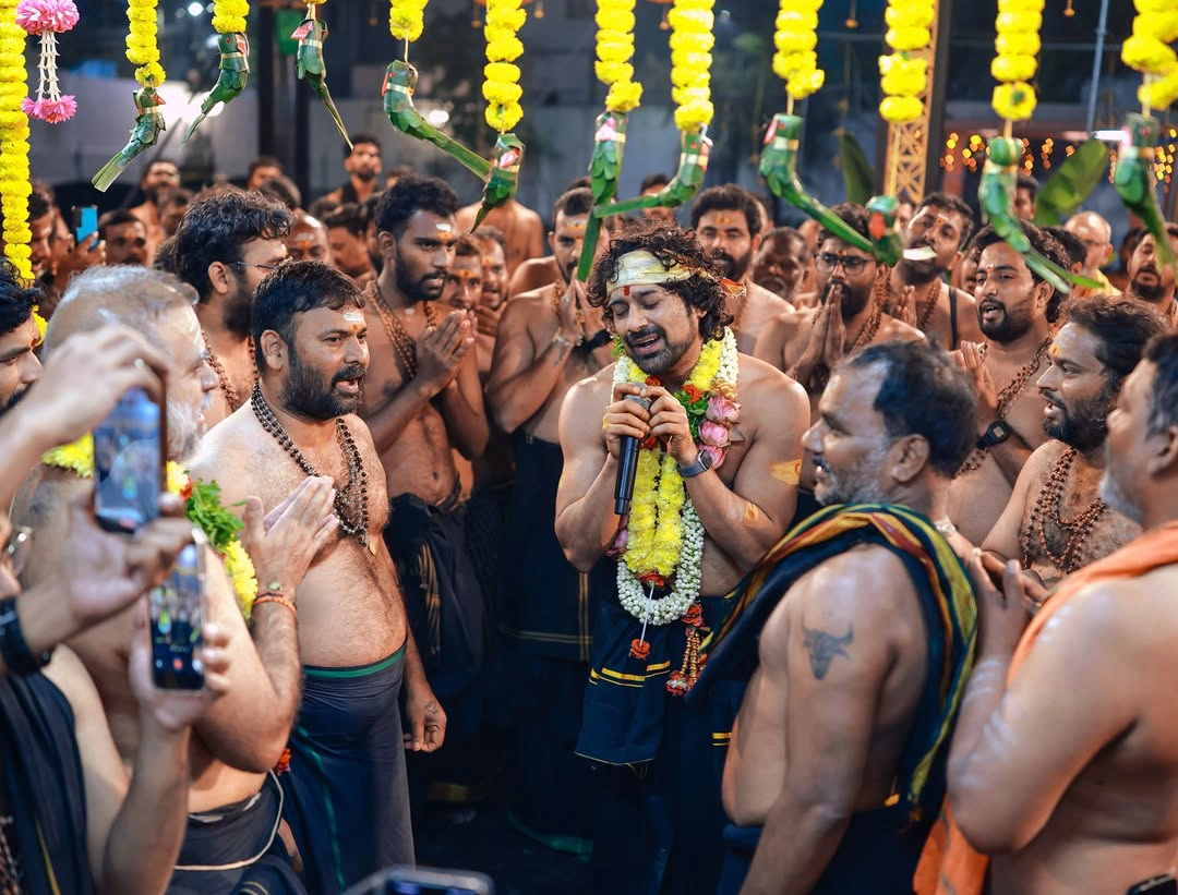 Varun Sandesh Vithika Sheru Perform Ayyappa Swami Padi Pooja