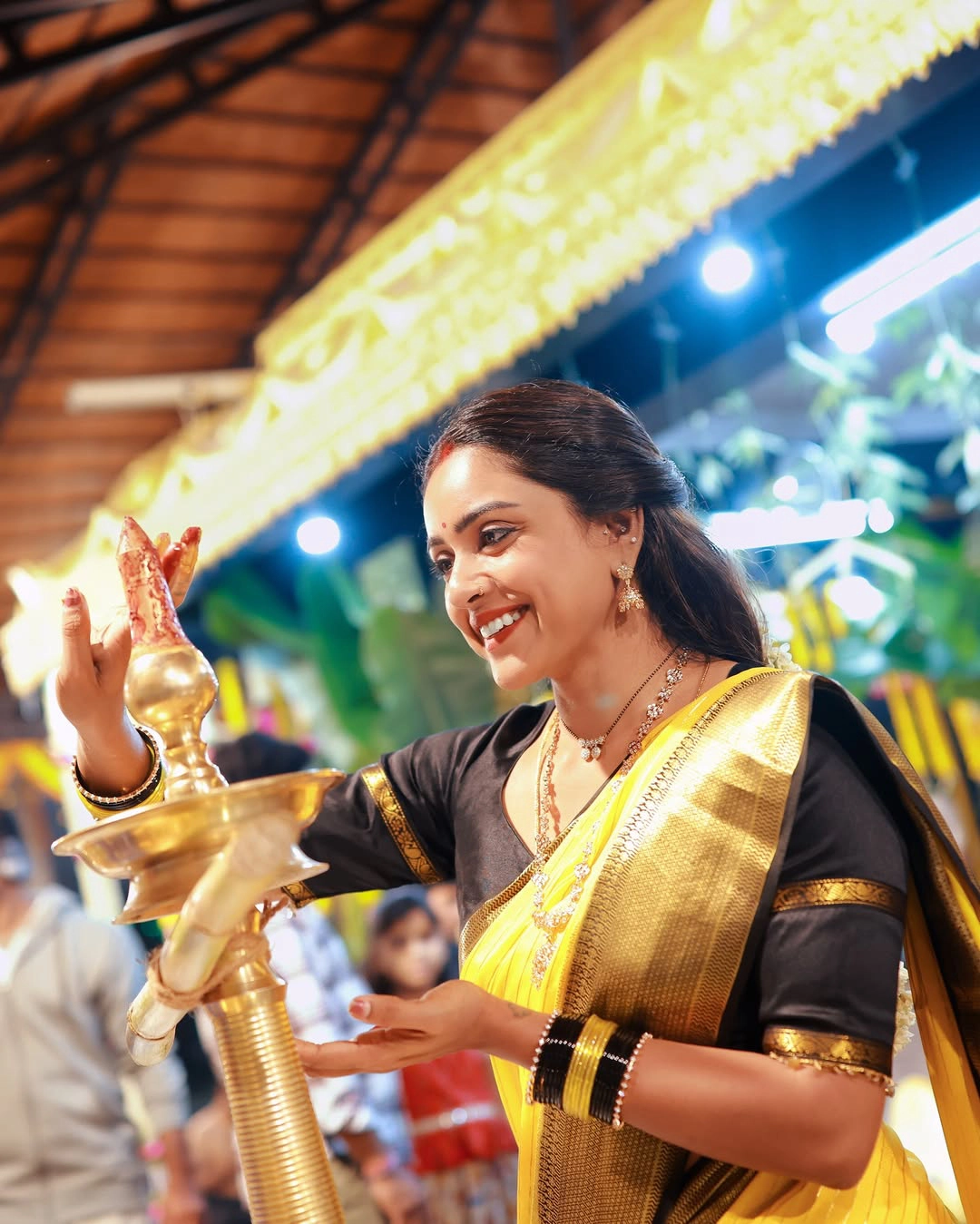 Varun Sandesh Vithika Sheru Perform Ayyappa Swami Padi Pooja