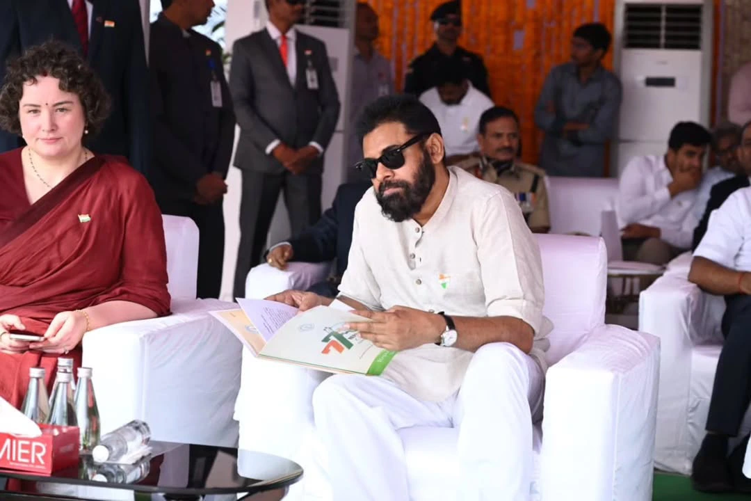 Pawan kalyan with his Wife Anna Lezhneva