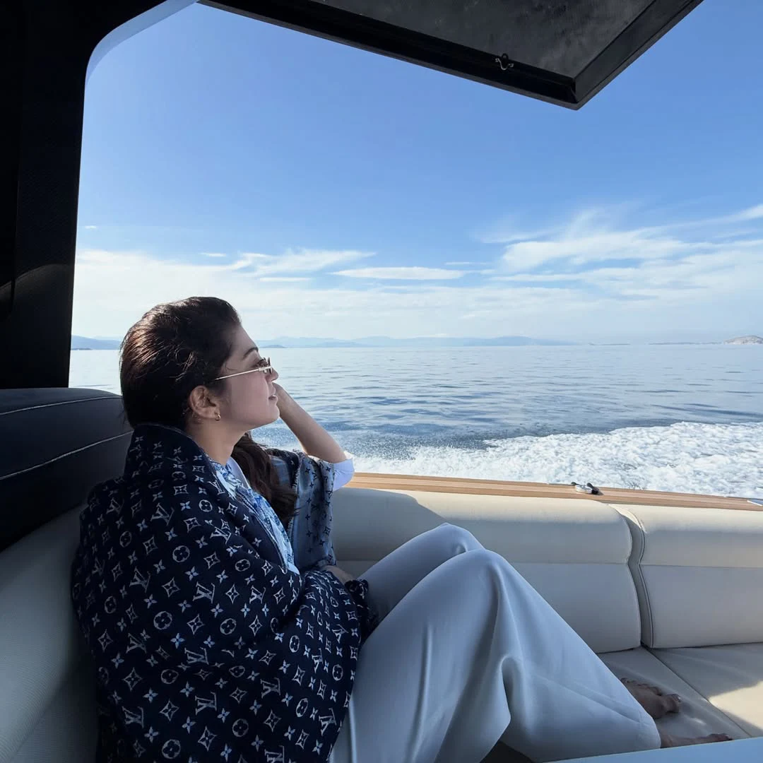 Pranita Subhash Enjoying Vacation in Ship