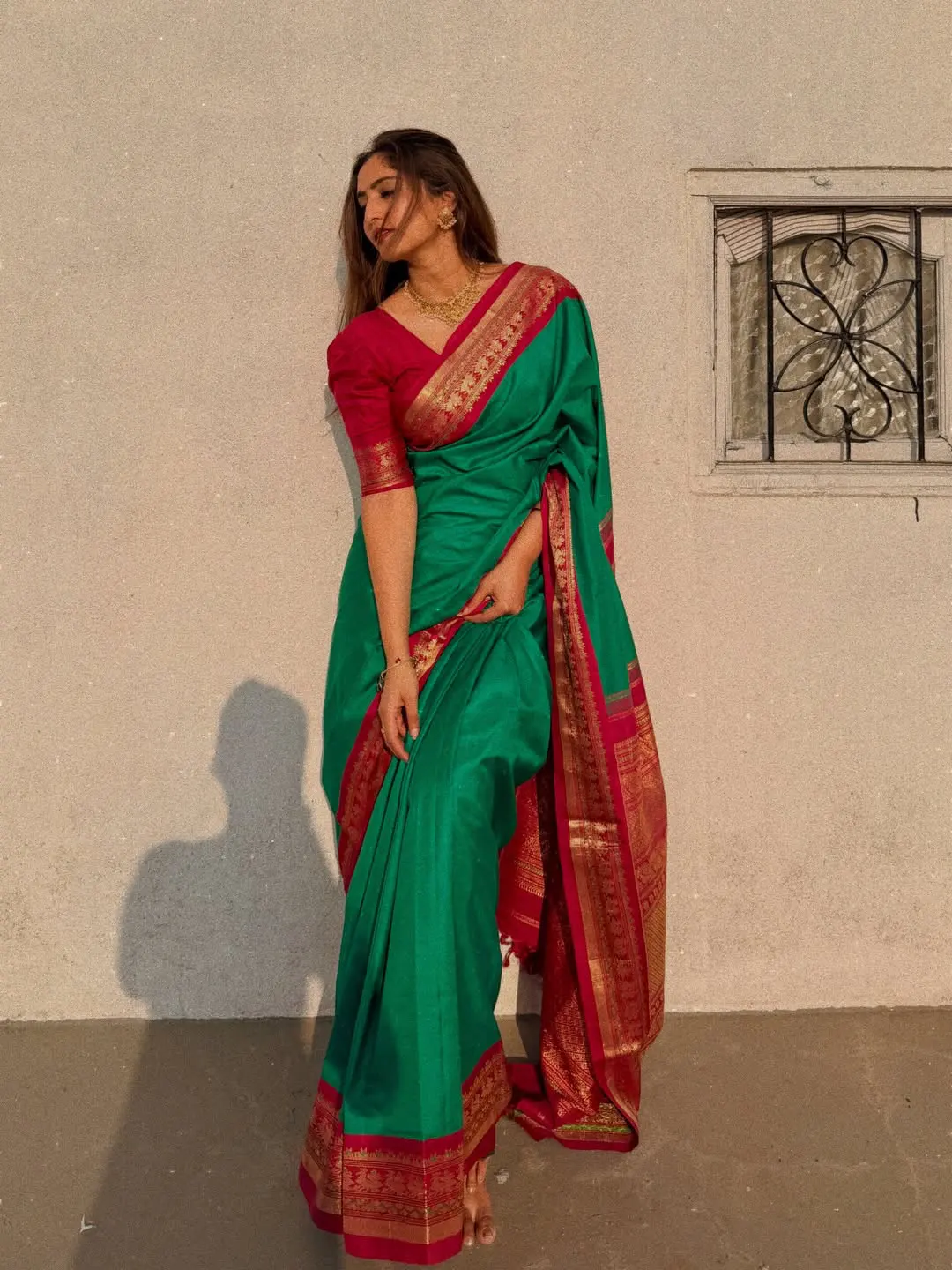 Reba Monica John Shines in Saree