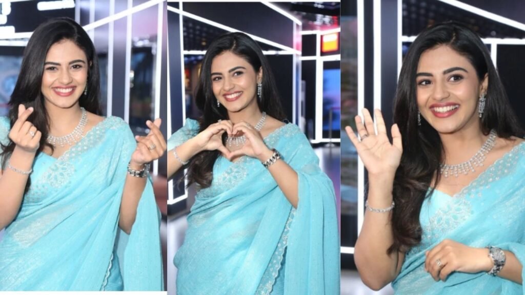 బ్లూ శారీలో అదిరిపోయే అందాలతో నయన్‌సారిక