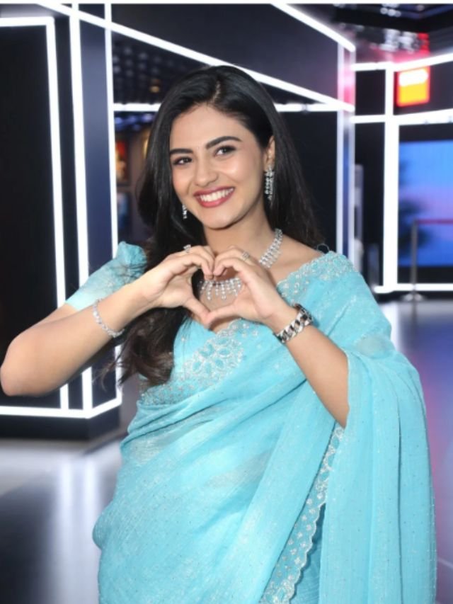 Heroine Nayana Sarika Glamoures photos (9)