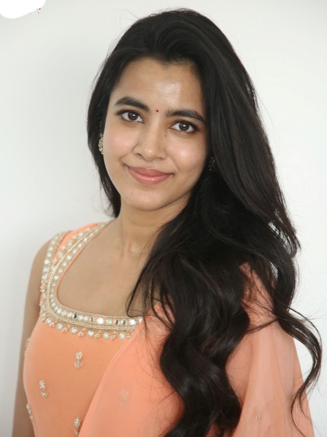 heroine Shivani Nagaram Latest Beautifulpics 2026