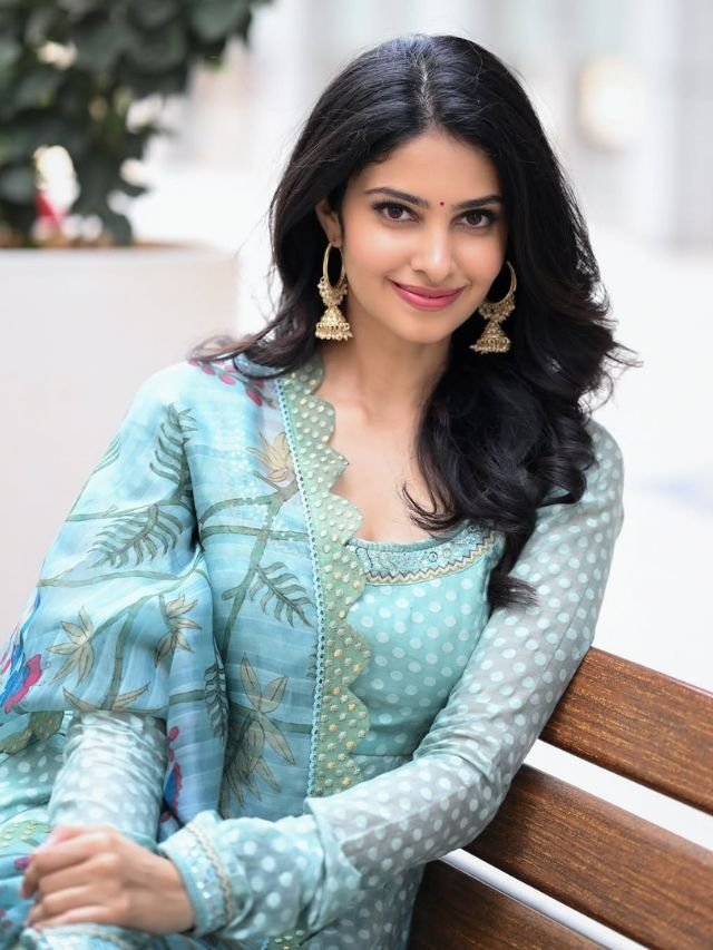 heroine manasa varanasi