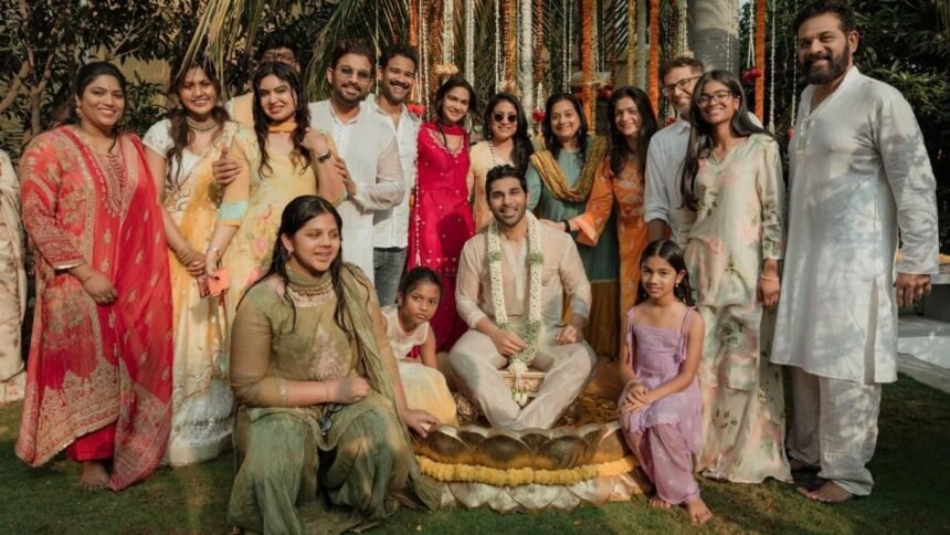 Allu Arjun, AlluSirish At his Family Photo