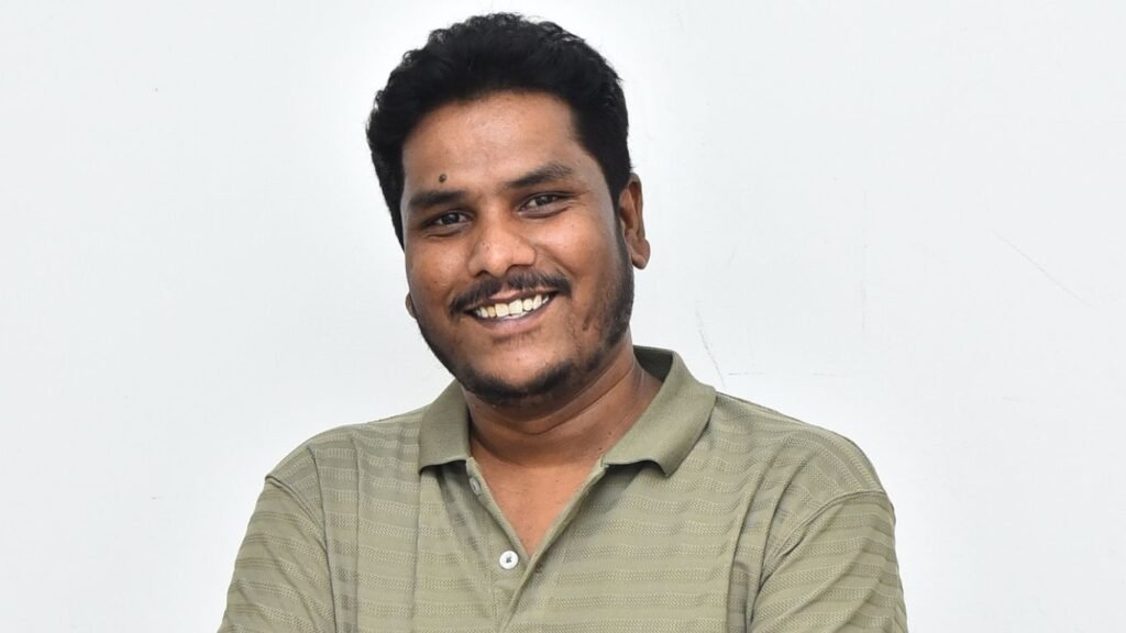 రాజమౌళి చెప్పారని చదువు పూర్తి చేశా!: దర్శకుడు మునిరాజు