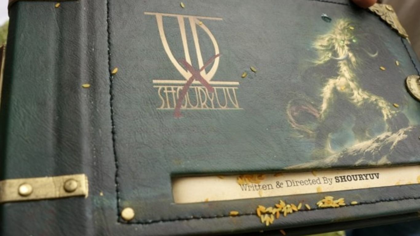 విజయ్‌ దేవరకొండ హీరోగా శౌర్యువ్‌ దర్శకత్వంలో సినిమా స్క్రిప్ట్‌ ఫోటో