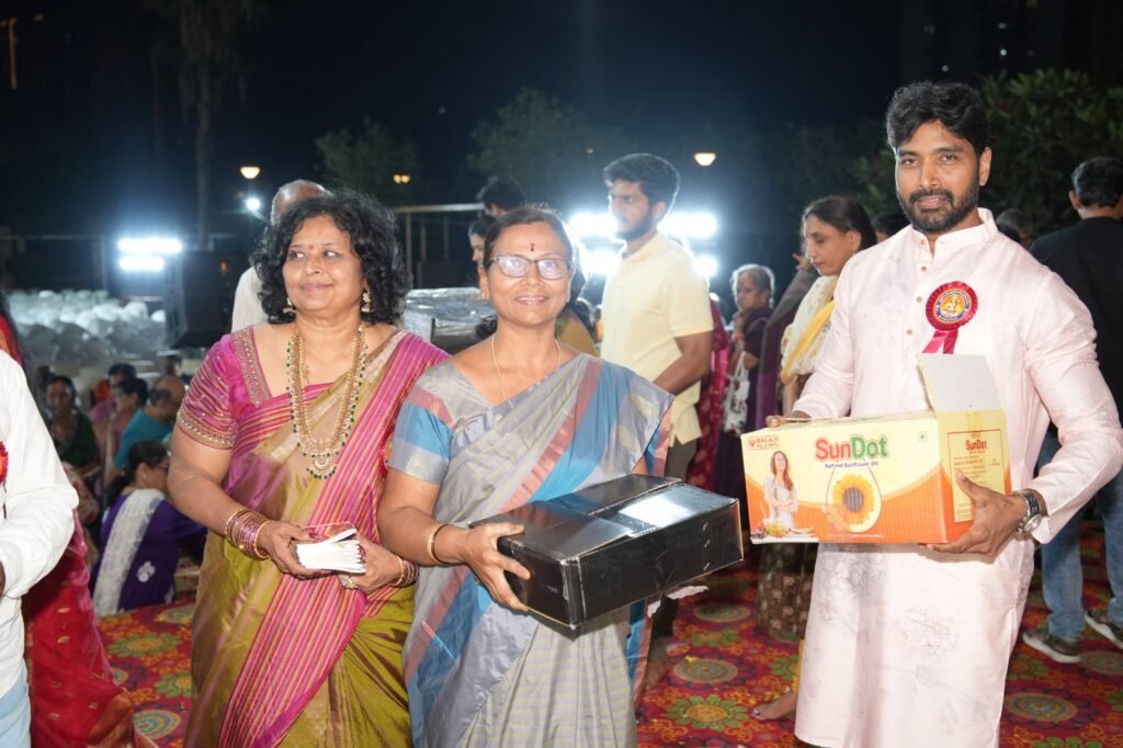 రెండు లక్షల పుస్తకాలతో పరిమళించిన మై హోమ్ అవతార్లో చరిత్రకెక్కిన పురాణపండ 4 888